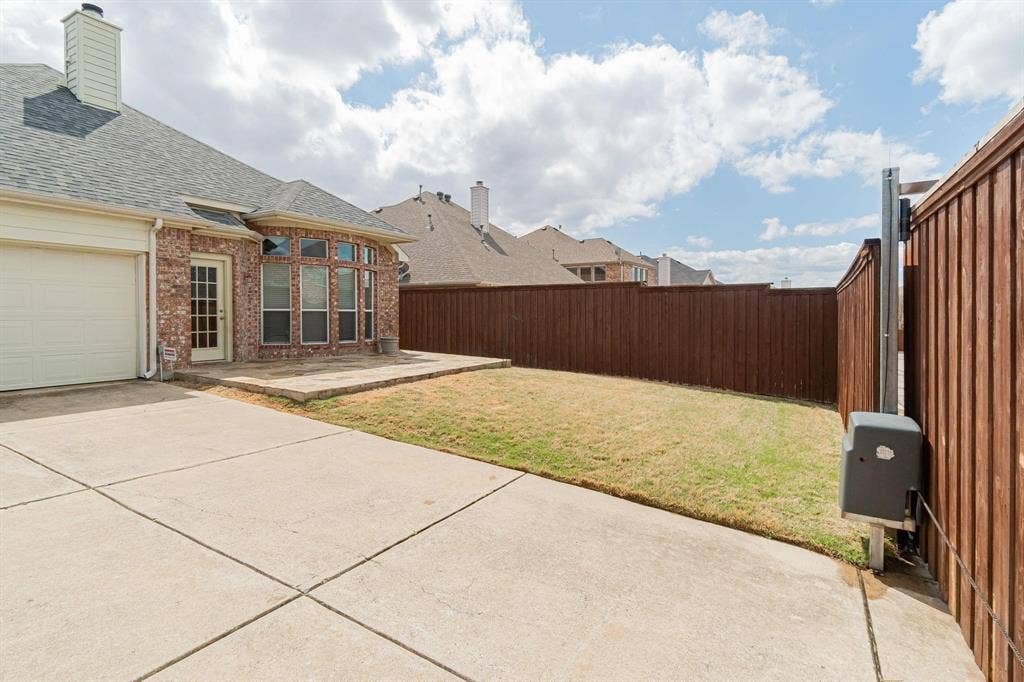 2450 Thorntree Drive, Frisco, TX 75033 2450 Thorntree Drive, Frisco, TX 75033