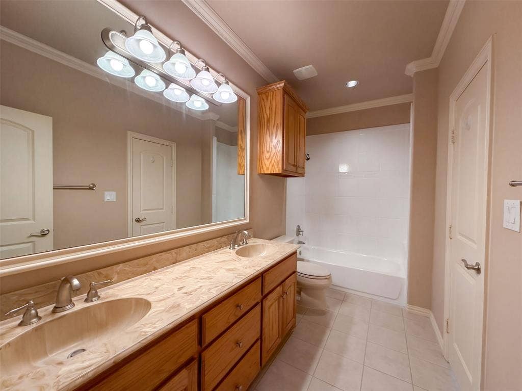 1119 Mallard Pointe Drive, Grand Prairie, TX 75104 1119 Mallard Pointe Drive, Grand Prairie, TX 75104