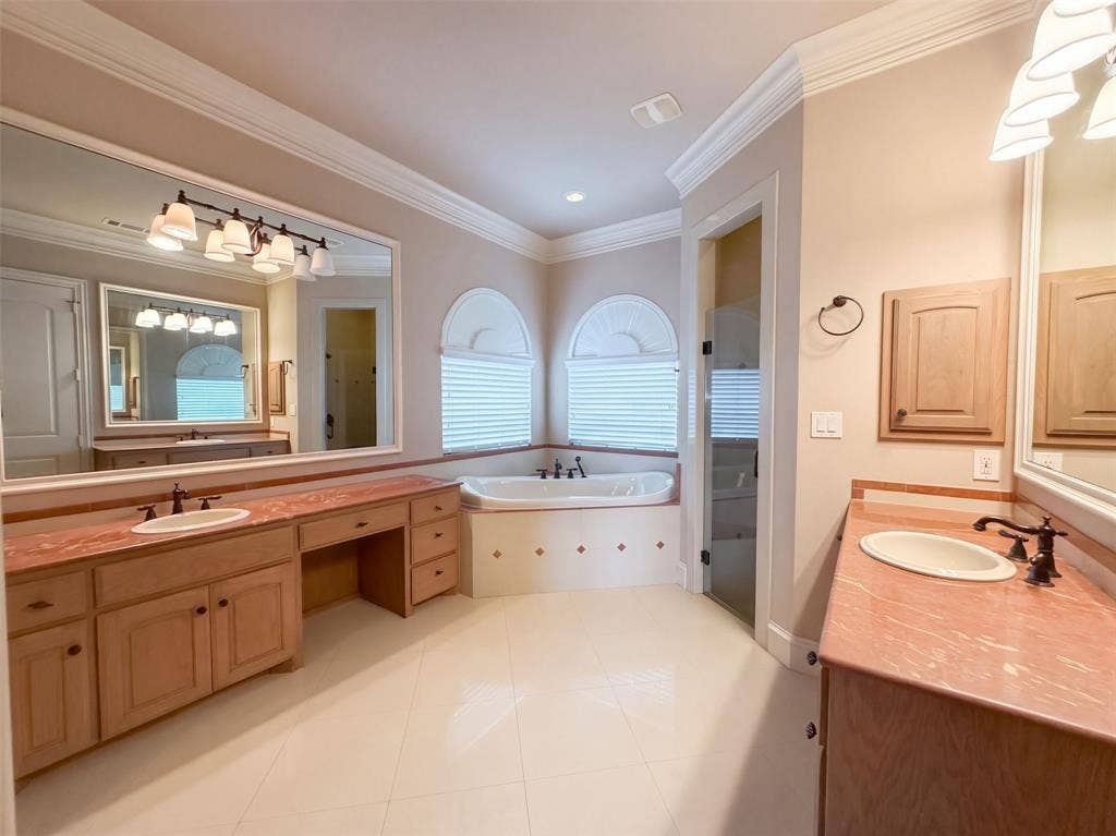 1119 Mallard Pointe Drive, Grand Prairie, TX 75104 1119 Mallard Pointe Drive, Grand Prairie, TX 75104