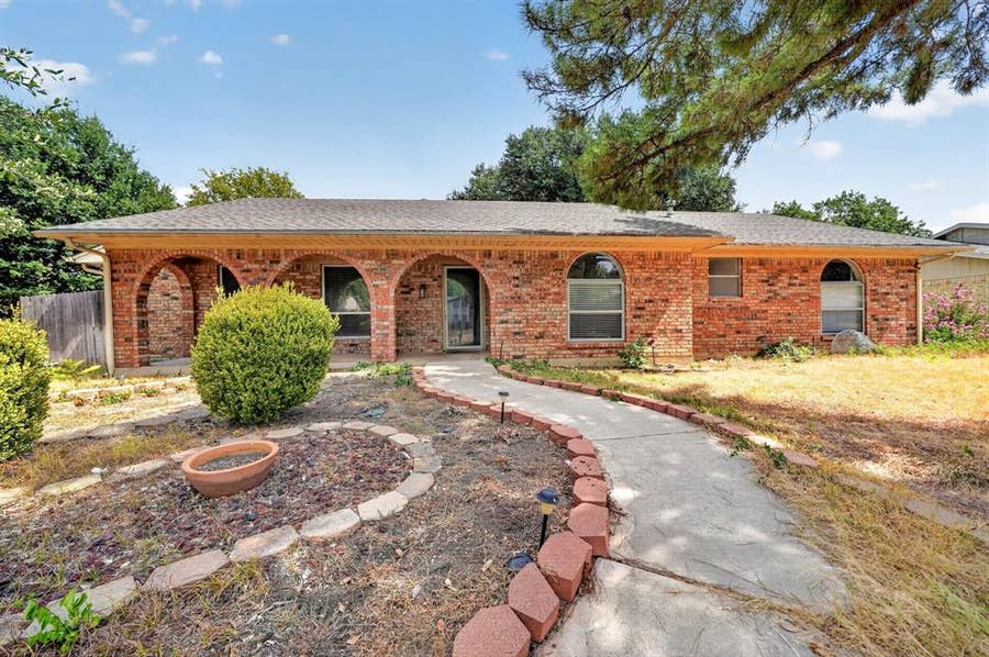 Property photo for 2320 Georgetown Drive, Denton, TX
