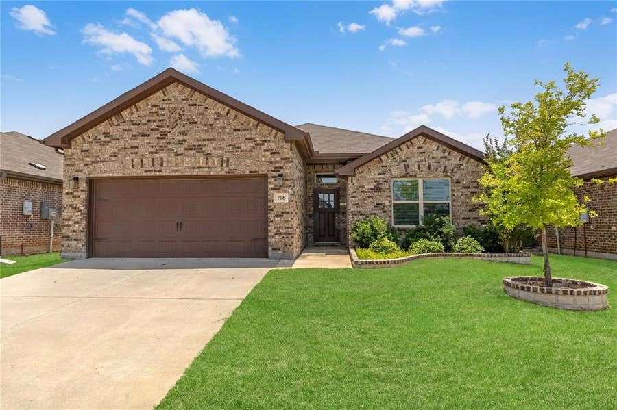 Property photo for 706 Presidio Street, Aubrey, TX