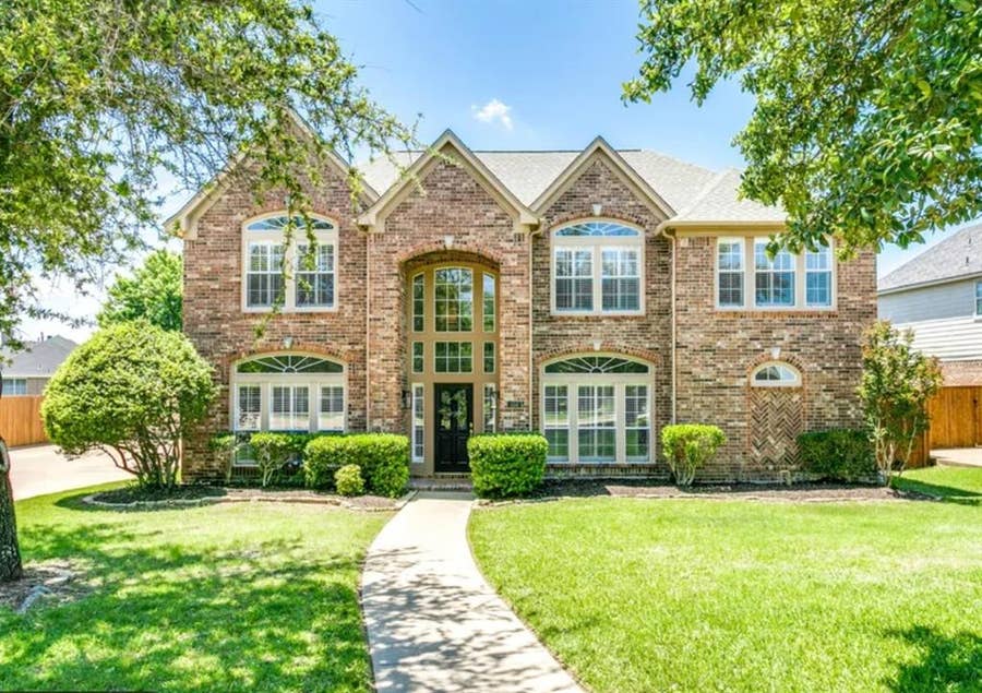 Property photo for 104 Clear Brook Court, Southlake, TX