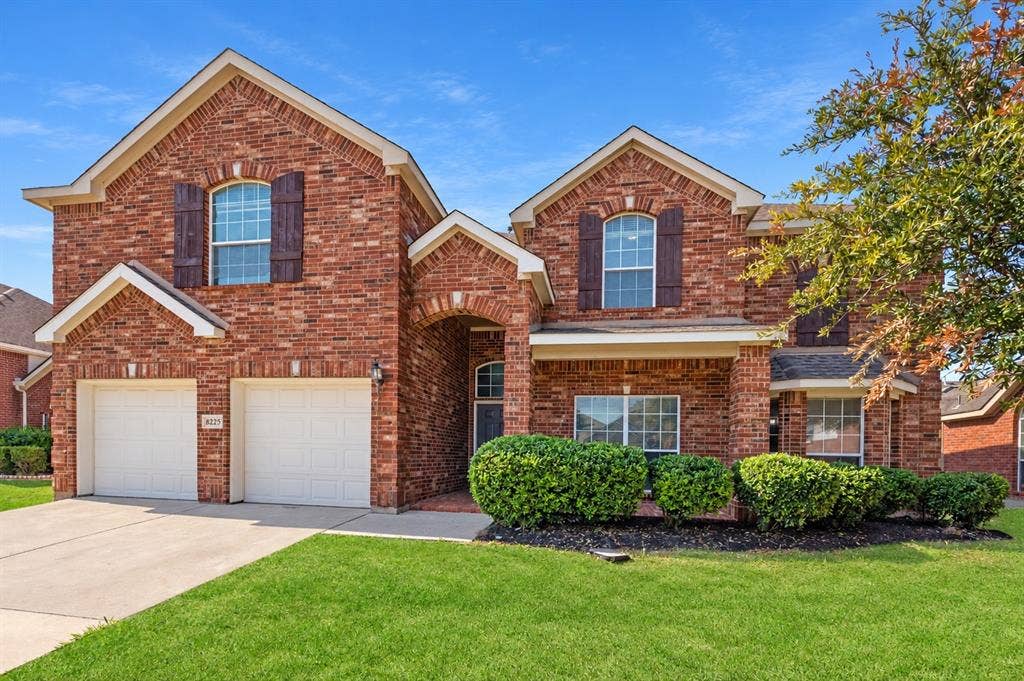 8225 Painted Tree Trail, Fort Worth, TX 76131