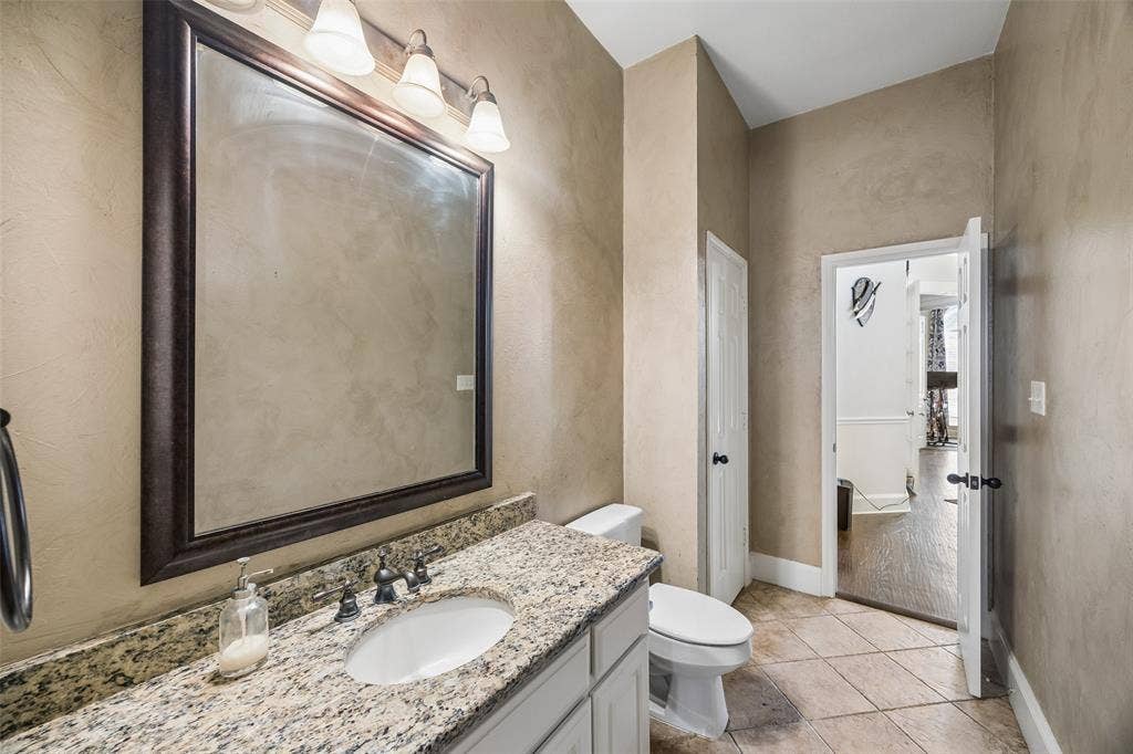 2124 Grayson Road, McKinney, TX 75072 2124 Grayson Road, McKinney, TX 75072