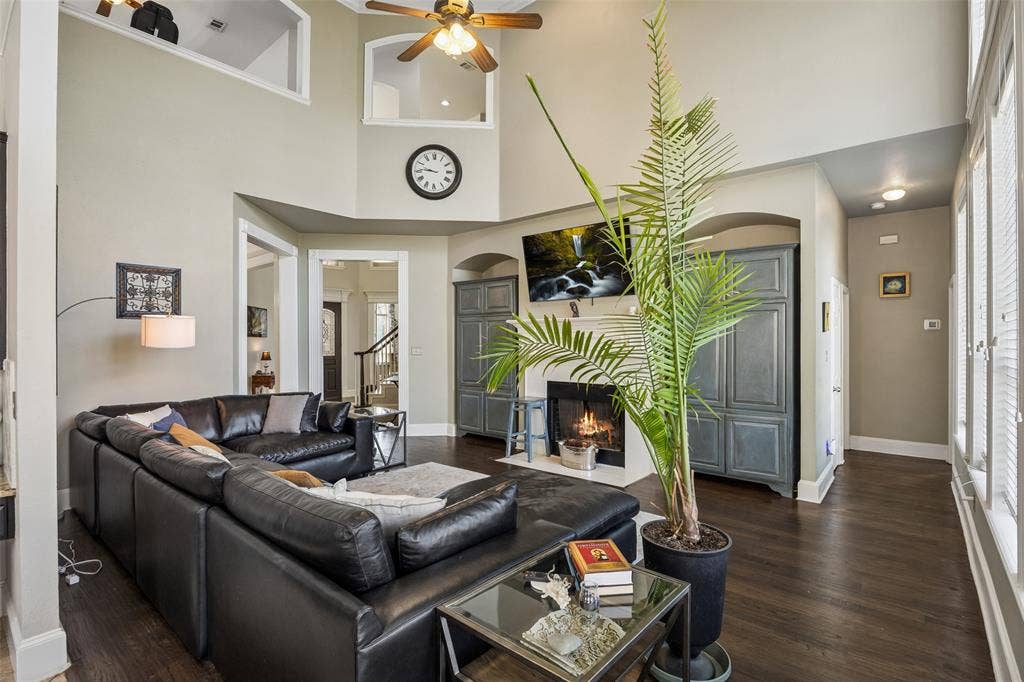 2124 Grayson Road, McKinney, TX 75072 2124 Grayson Road, McKinney, TX 75072