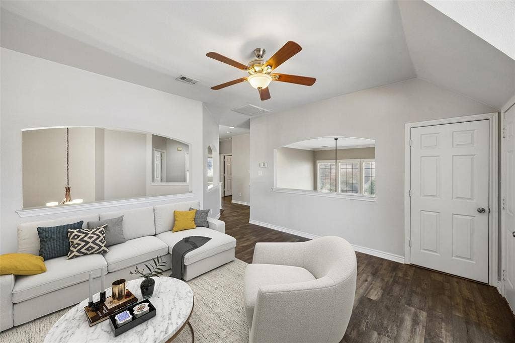 2124 Grayson Road, McKinney, TX 75072 2124 Grayson Road, McKinney, TX 75072