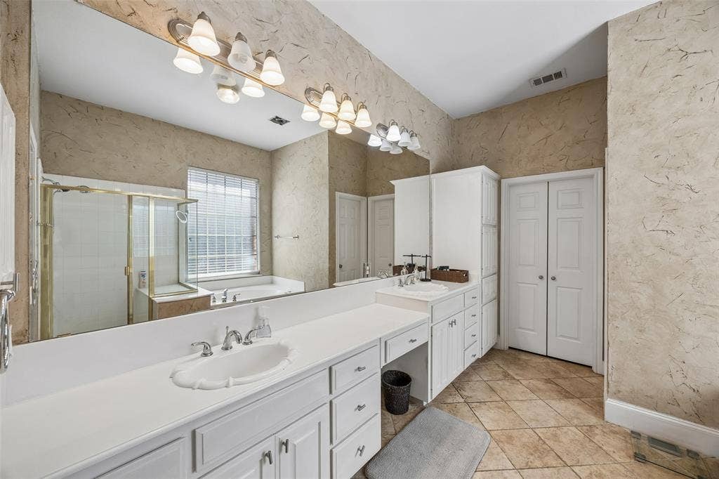 2124 Grayson Road, McKinney, TX 75072 2124 Grayson Road, McKinney, TX 75072