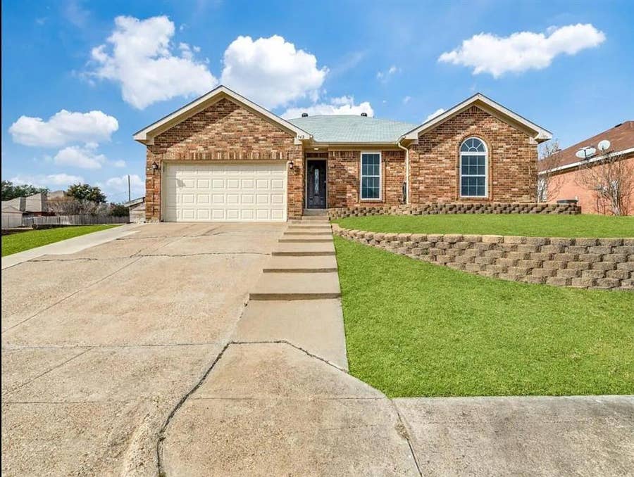 Property photo for 942 Jacobs Crossing Court, Burleson, TX