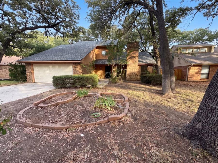 Property photo for 4717 Burning Springs Drive, Arlington, TX