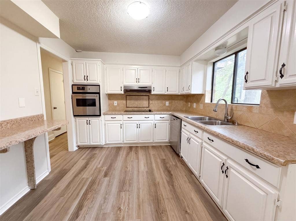 4717 Burning Springs Drive, Arlington, TX 76017