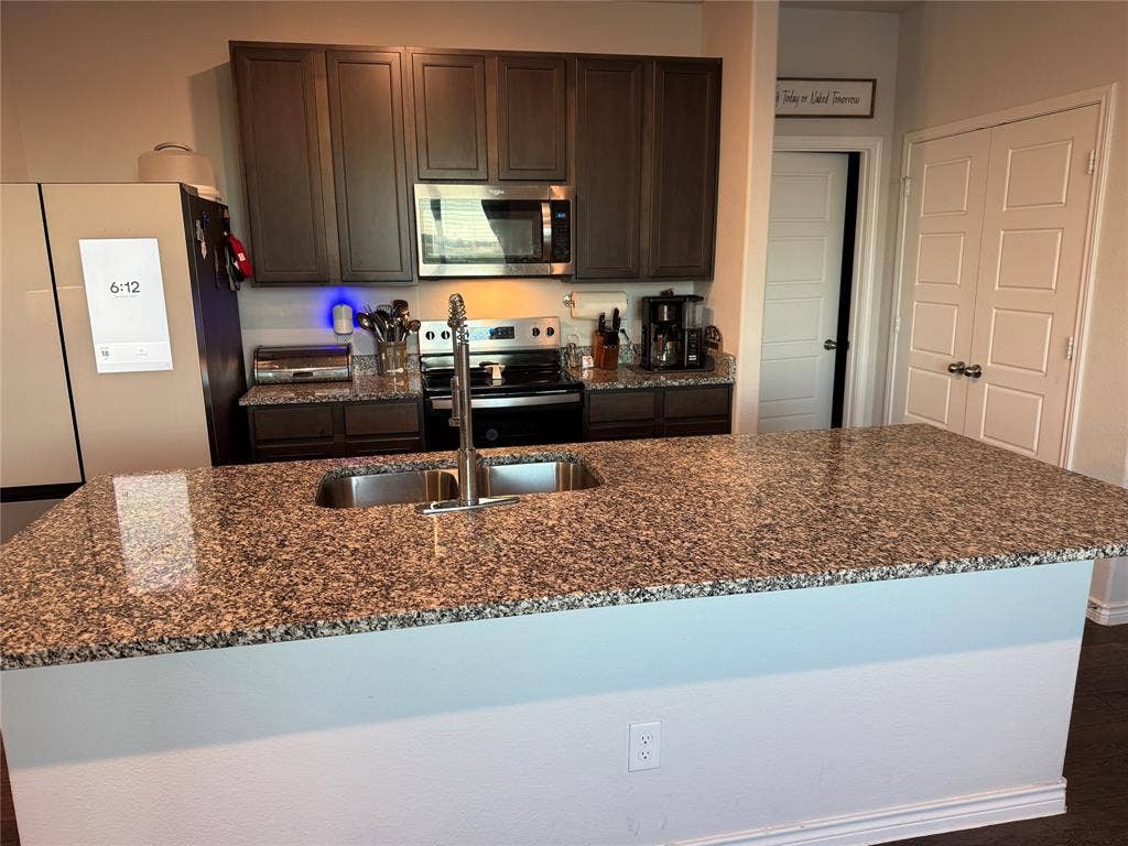 128 Rosings Place, Everman, TX 76140