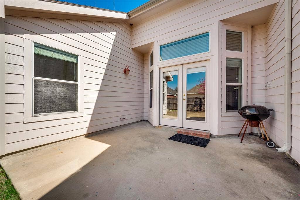 1545 Crystal Pass, Allen, TX 75002 Concrete patio with a white siding exterior