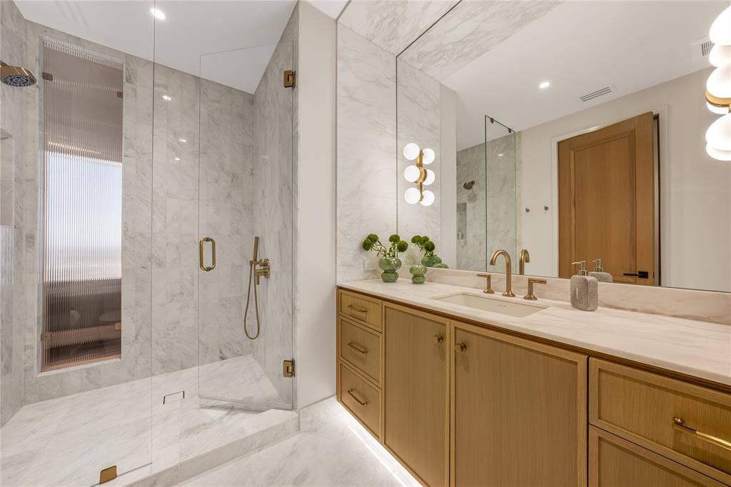 2408 Victory Park Lane, #1442, Dallas, TX 75219 2408 Victory Park Lane, #1442, Dallas, TX 75219