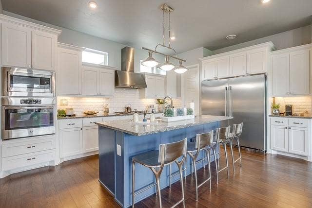 1314 Prestwick Court, Granbury, TX 76048 Professional grade refrigerator/freezer