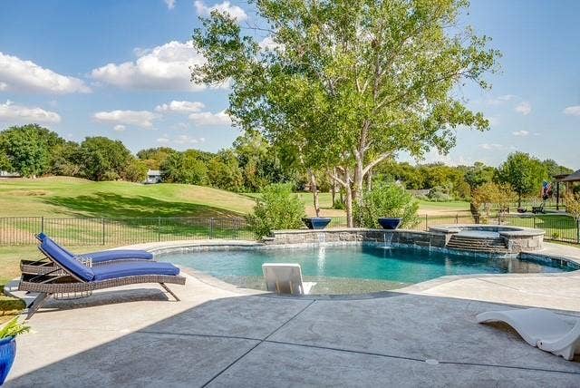 Property photo for 1314 Prestwick Court, Granbury, TX