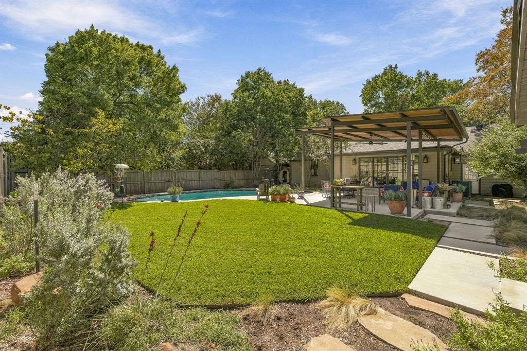 612 Northlake Drive, Dallas, TX 75218