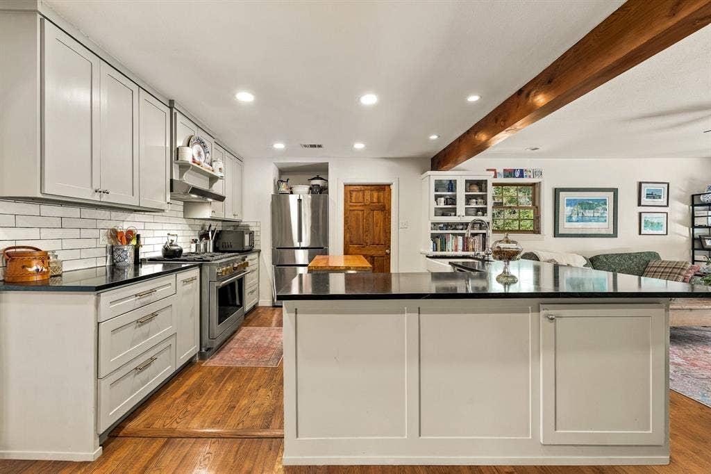 612 Northlake Drive, Dallas, TX 75218