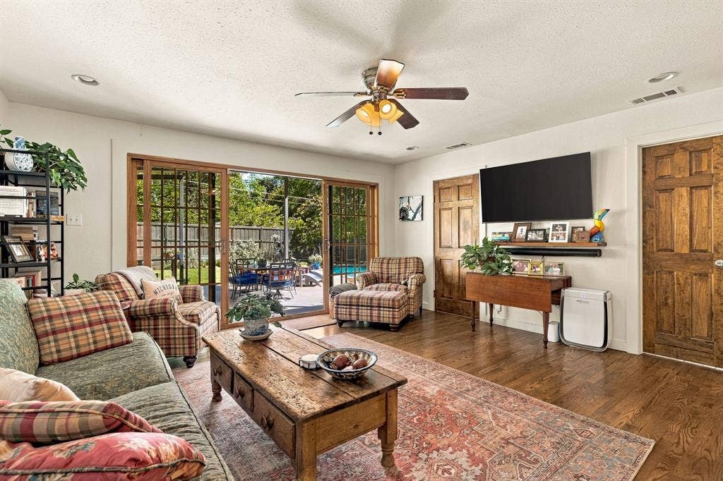 612 Northlake Drive, Dallas, TX 75218