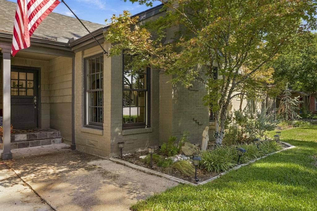 612 Northlake Drive, Dallas, TX 75218