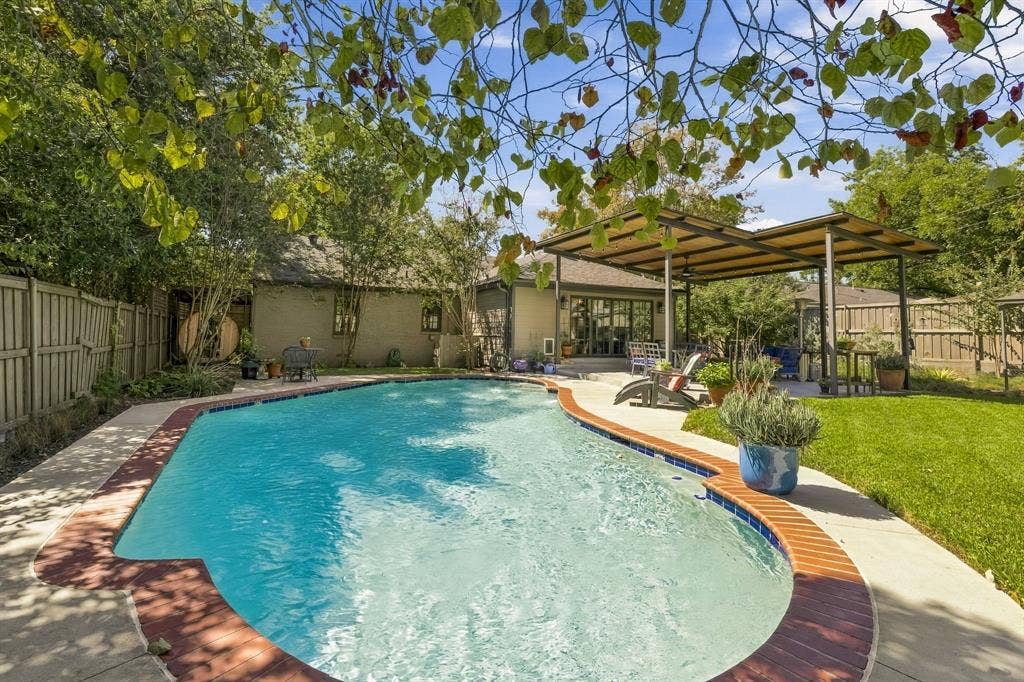 612 Northlake Drive, Dallas, TX 75218