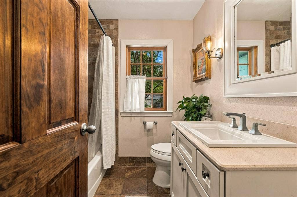 612 Northlake Drive, Dallas, TX 75218