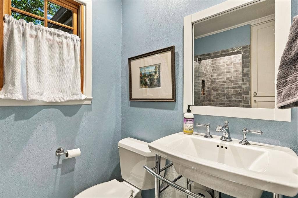 612 Northlake Drive, Dallas, TX 75218