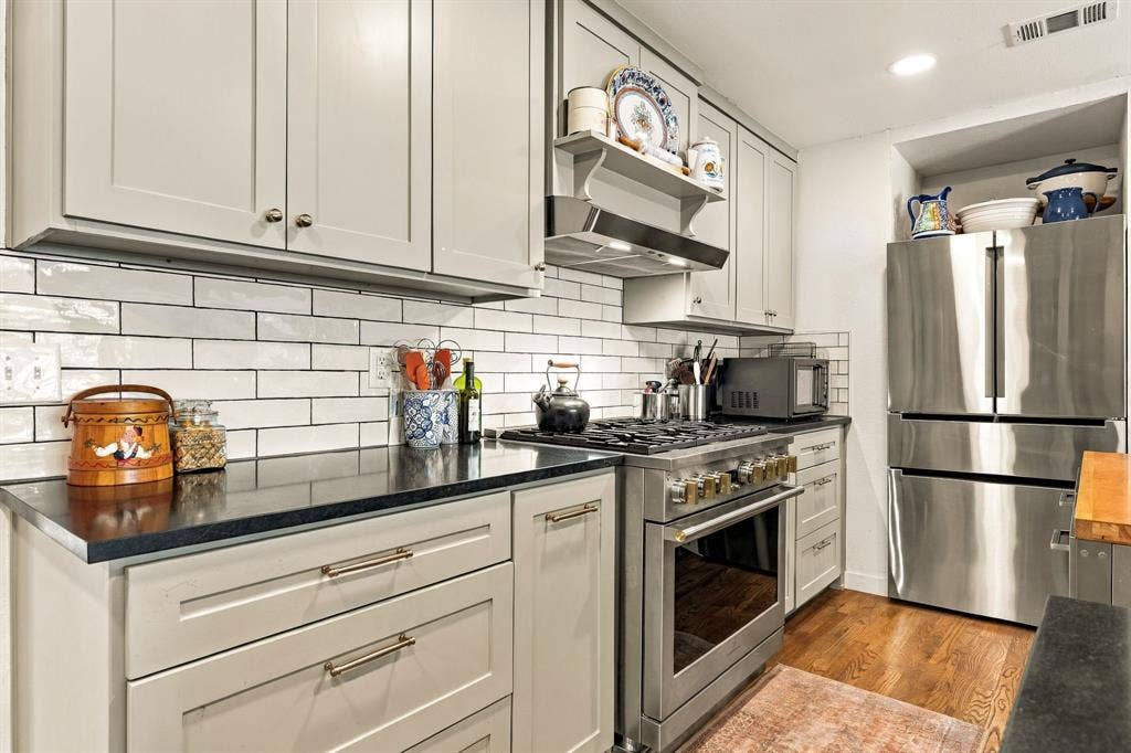 612 Northlake Drive, Dallas, TX 75218