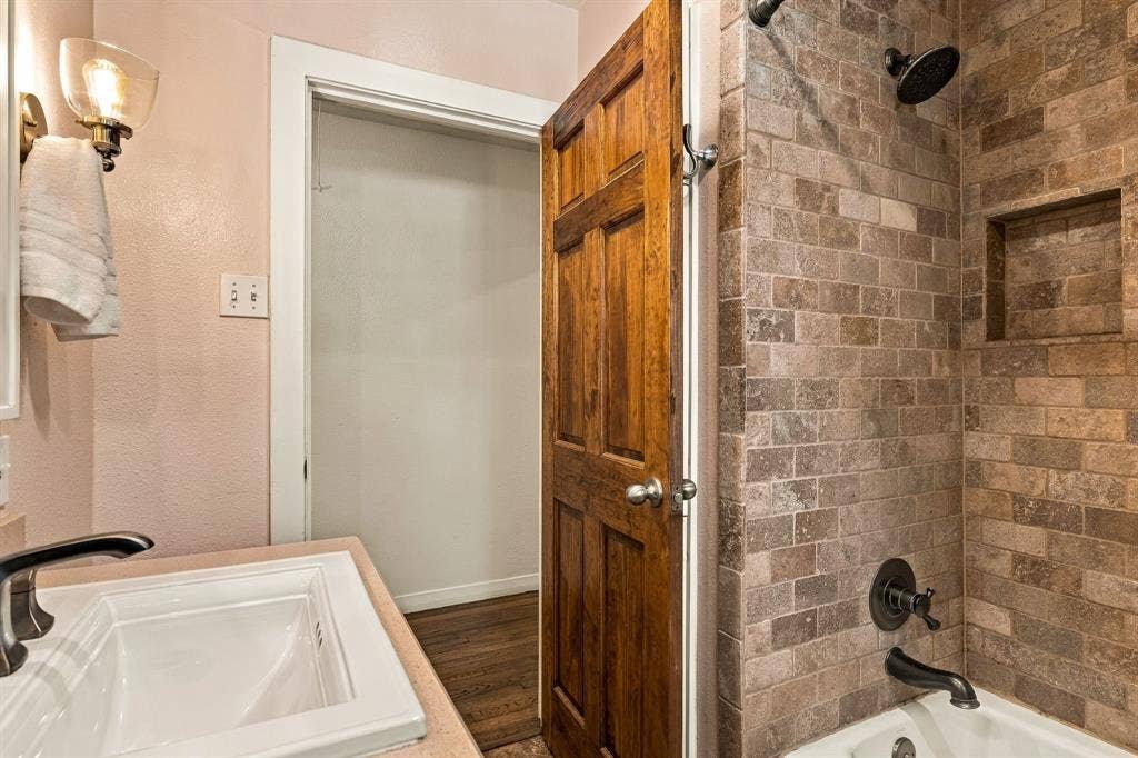 612 Northlake Drive, Dallas, TX 75218