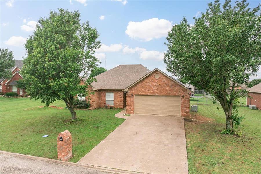 Property photo for 408 Sunshine Trail, Bells, TX