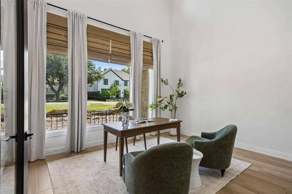 6823 Lakehurst Avenue, Dallas, TX 75230