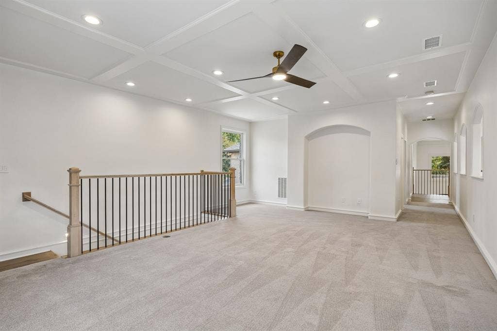 6823 Lakehurst Avenue, Dallas, TX 75230