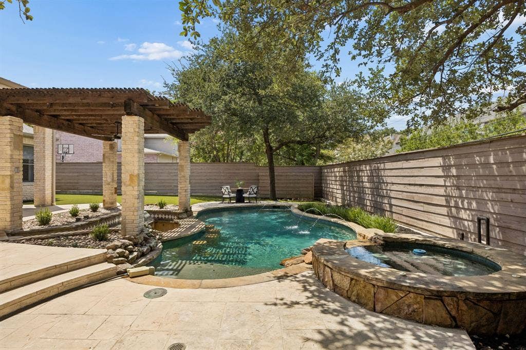6823 Lakehurst Avenue, Dallas, TX 75230