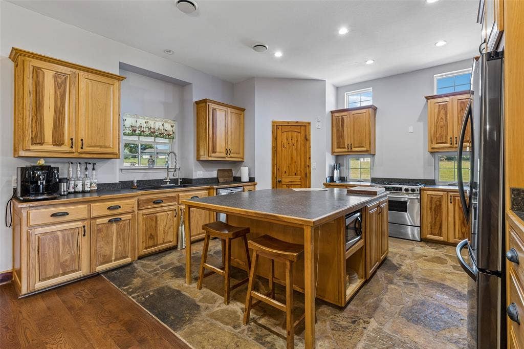 1430 Harlin Drive, St. Paul, TX 75098 1430 Harlin Drive, St. Paul, TX 75098