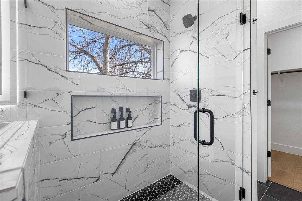 1511 S Barry Avenue, Dallas, TX 75223 1511 S Barry Avenue, Dallas, TX 75223