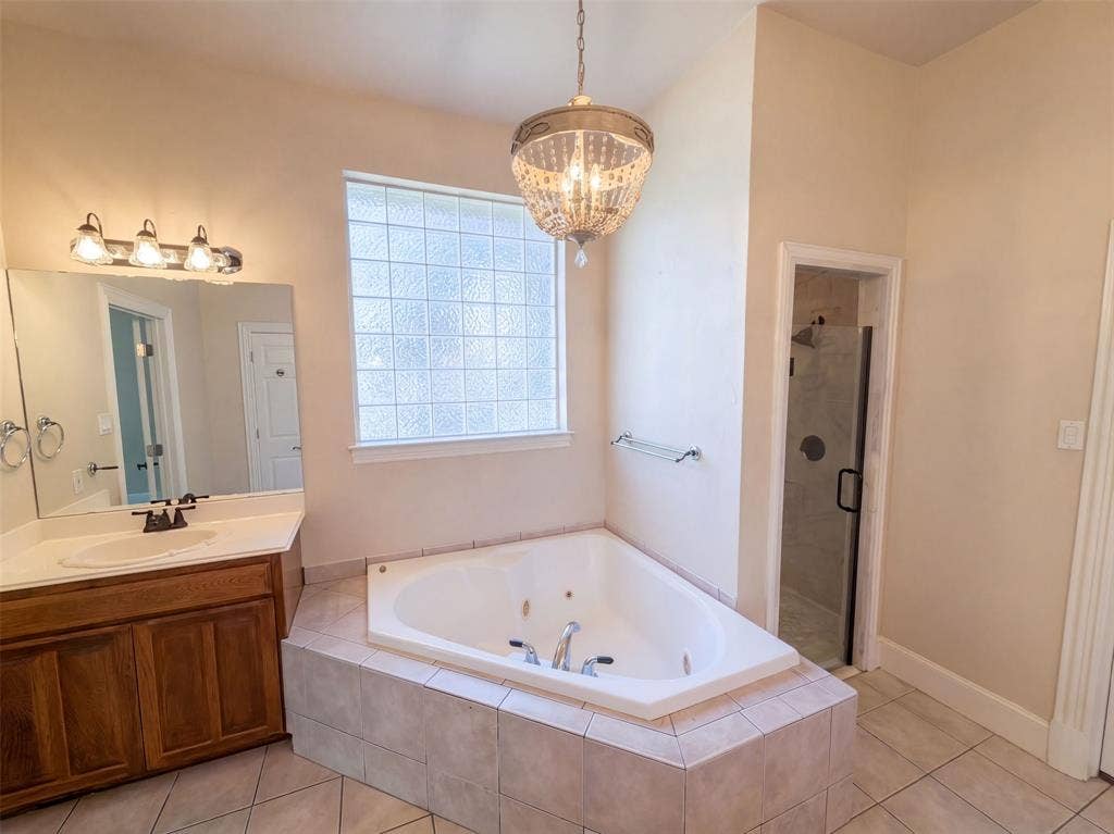 9313 Dosier Cove W, Fort Worth, TX 76179