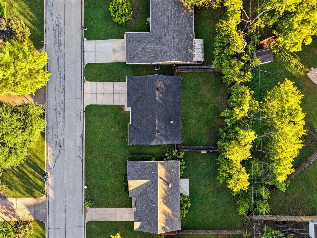617 S Waxahachie Street, Mansfield, TX 76063 617 S Waxahachie Street, Mansfield, TX 76063