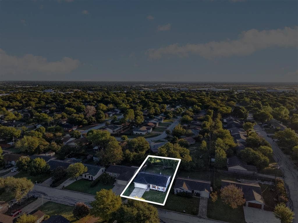 617 S Waxahachie Street, Mansfield, TX 76063 617 S Waxahachie Street, Mansfield, TX 76063