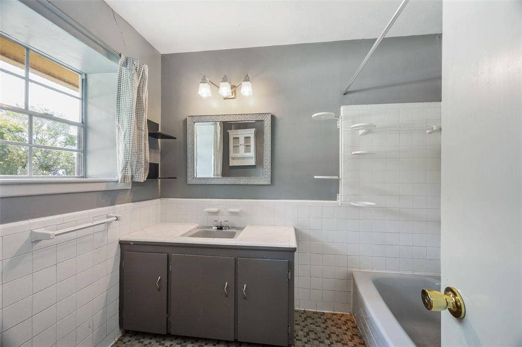 7735 Deer Trail Drive, Dallas, TX 75238 7735 Deer Trail Drive, Dallas, TX 75238