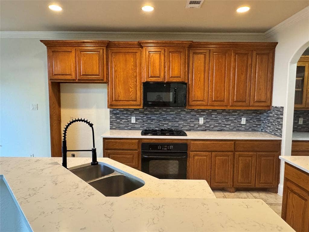 3712 Landsdowne Drive, McKinney, TX 75072 3712 Landsdowne Drive, McKinney, TX 75072