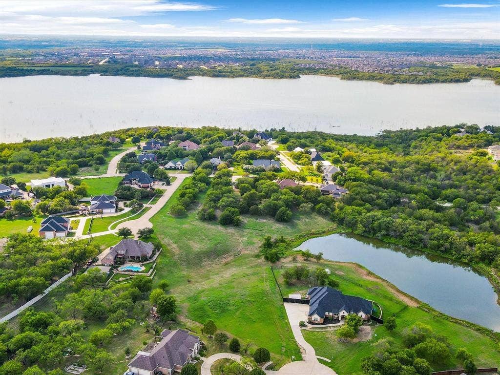 1036 Lighthouse Court, Grand Prairie, TX 75104 Expansive waterfront with mature trees and established residential properties