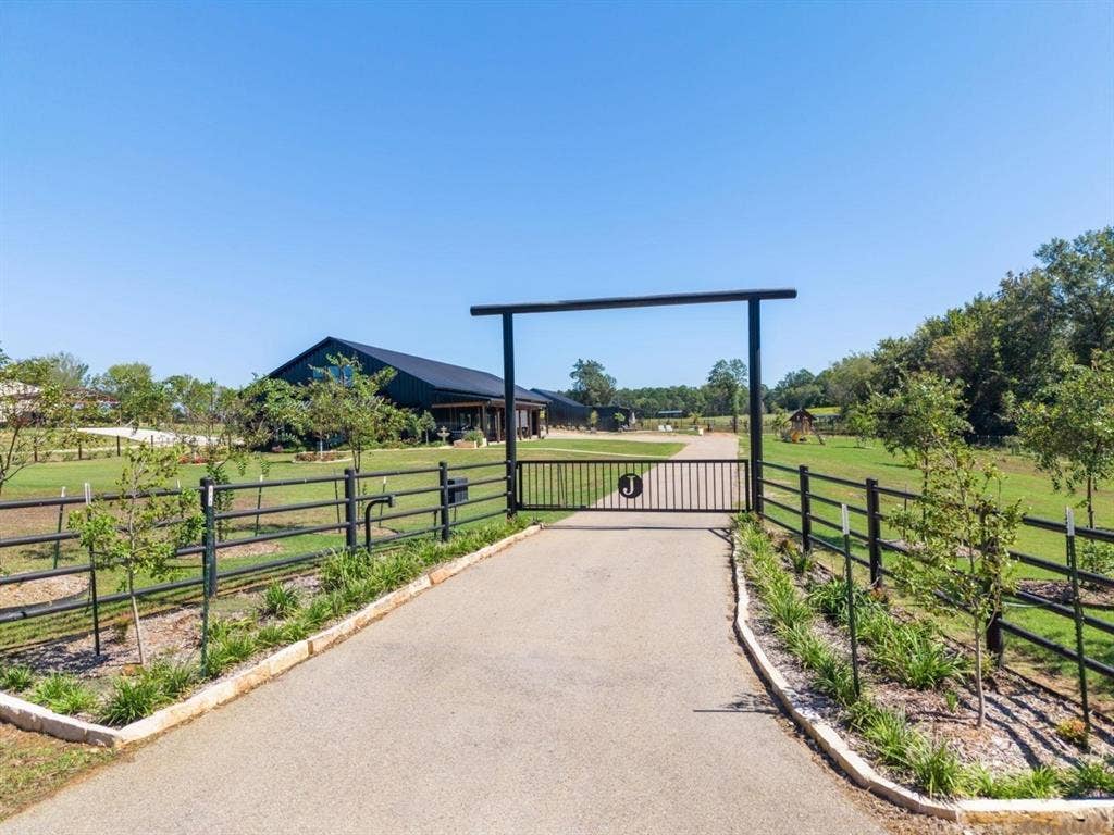 13127 S County Road 246, Arp, TX 75750 13127 S County Road 246, Arp, TX 75750