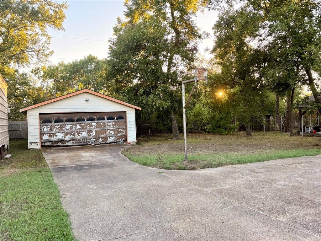 813 Circle Drive, Terrell, TX 75160 813 Circle Drive, Terrell, TX 75160