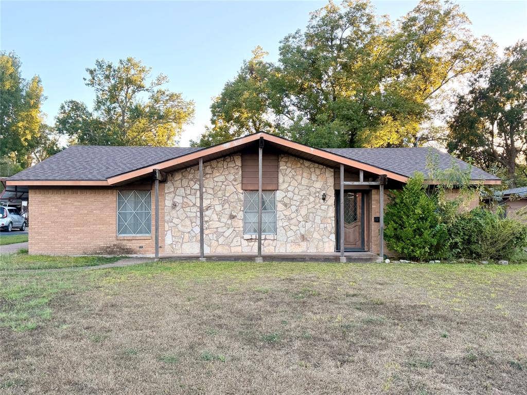 813 Circle Drive, Terrell, TX 75160 813 Circle Drive, Terrell, TX 75160