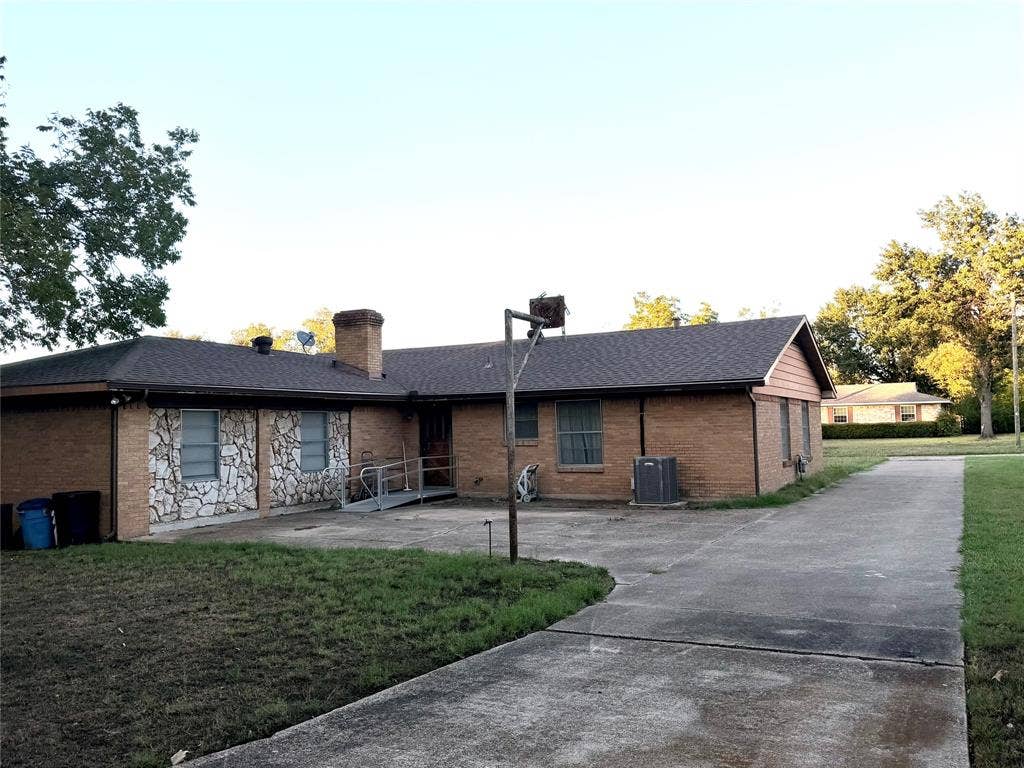 813 Circle Drive, Terrell, TX 75160 813 Circle Drive, Terrell, TX 75160