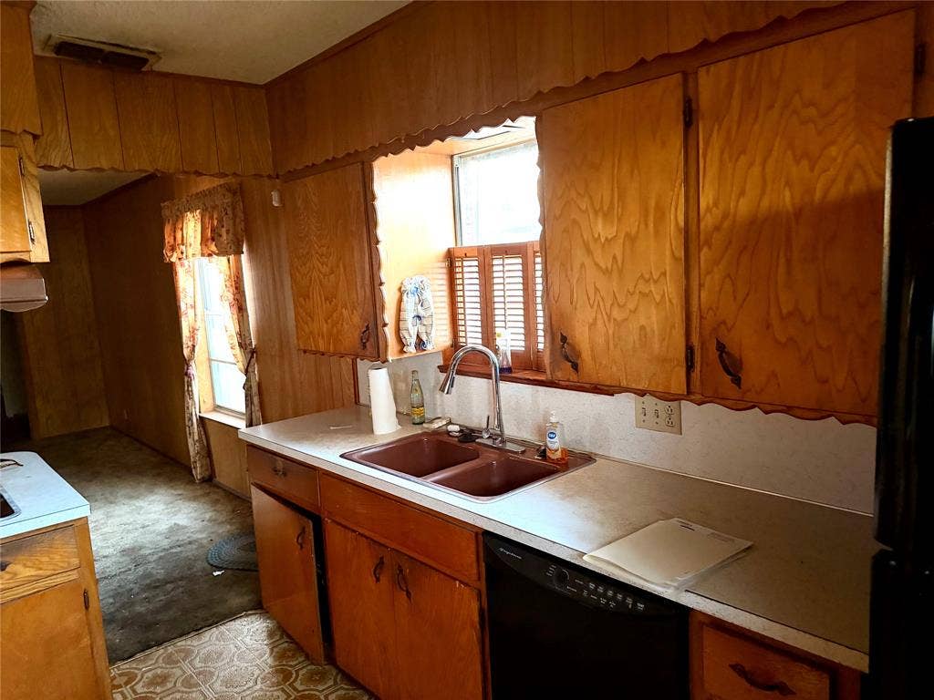 813 Circle Drive, Terrell, TX 75160 813 Circle Drive, Terrell, TX 75160