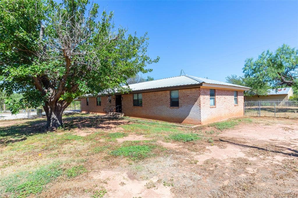 117 County Road 661, Abilene, TX 79606 117 County Road 661, Abilene, TX 79606