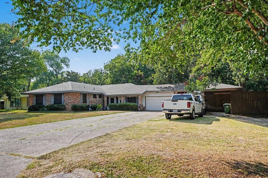 Property photo for 737 Judy Lane, Seagoville, TX