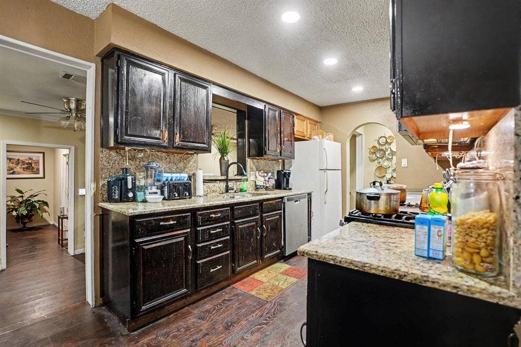 737 Judy Lane, Seagoville, TX 75159 737 Judy Lane, Seagoville, TX 75159