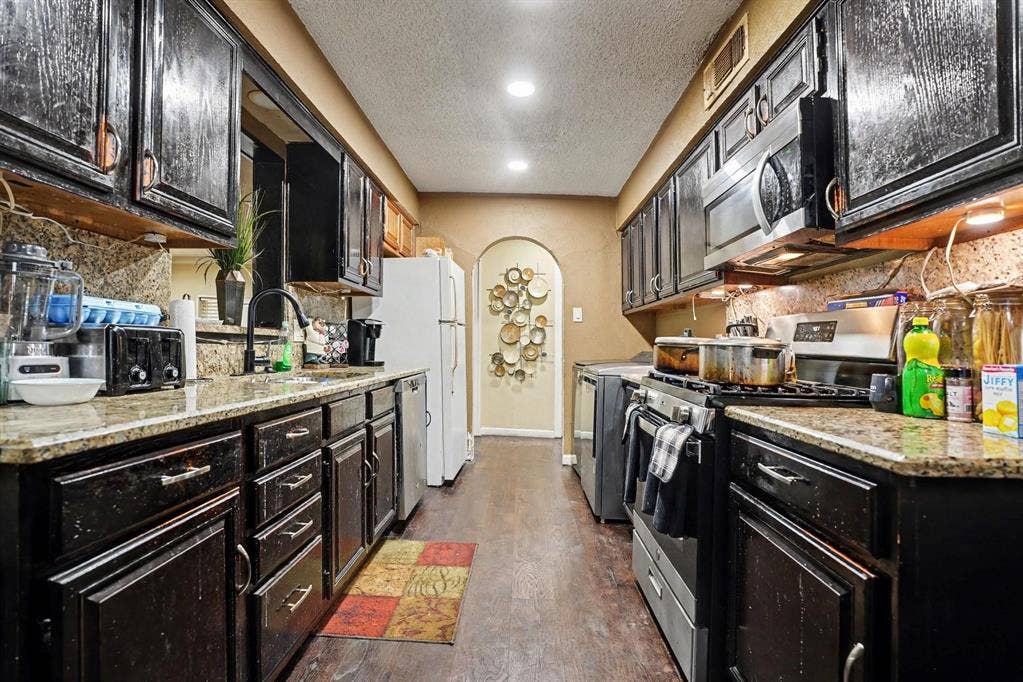 737 Judy Lane, Seagoville, TX 75159 737 Judy Lane, Seagoville, TX 75159