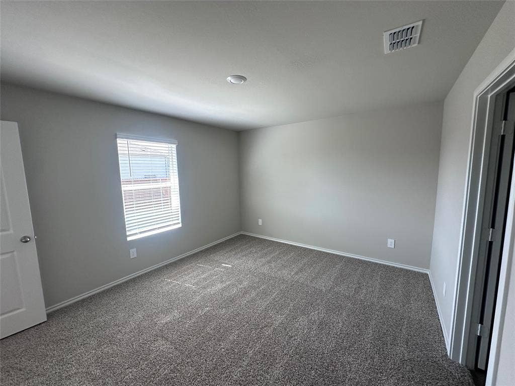 5549 Rollins Drive, Krum, TX 76249